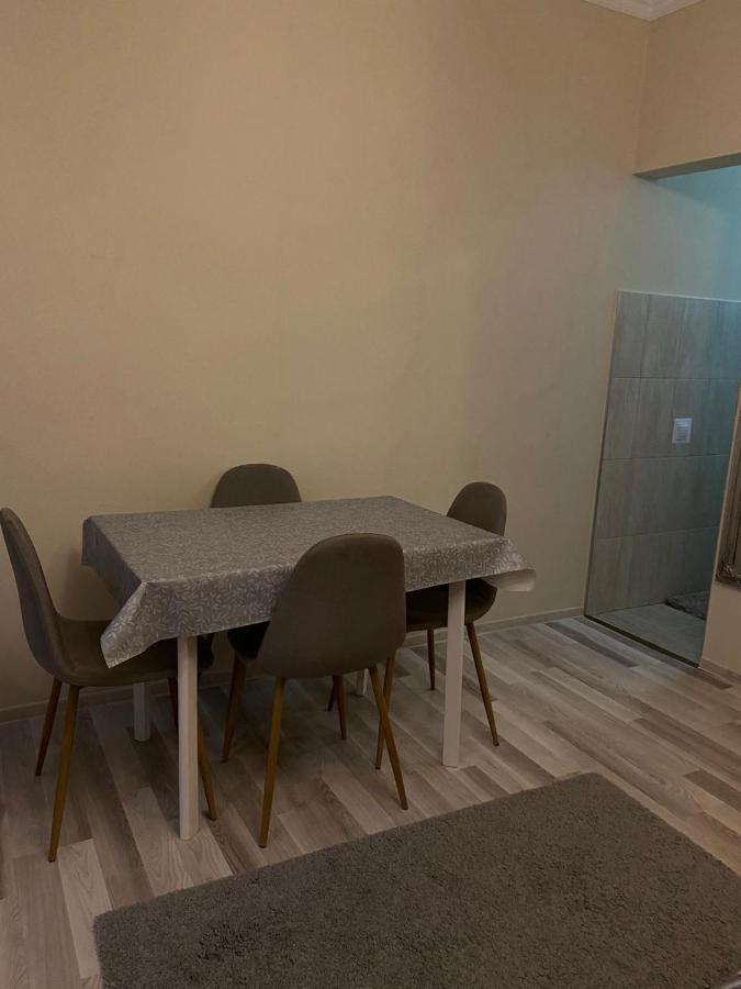 Central House ออราแด ภายนอก รูปภาพ